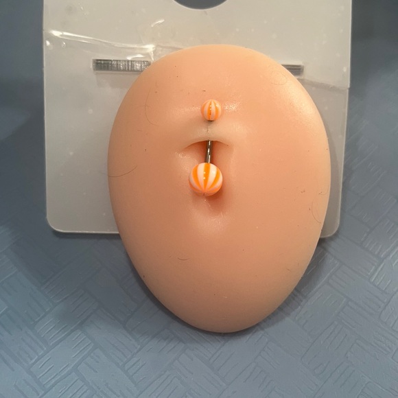 Bellybutton ring - Picture 1 of 1